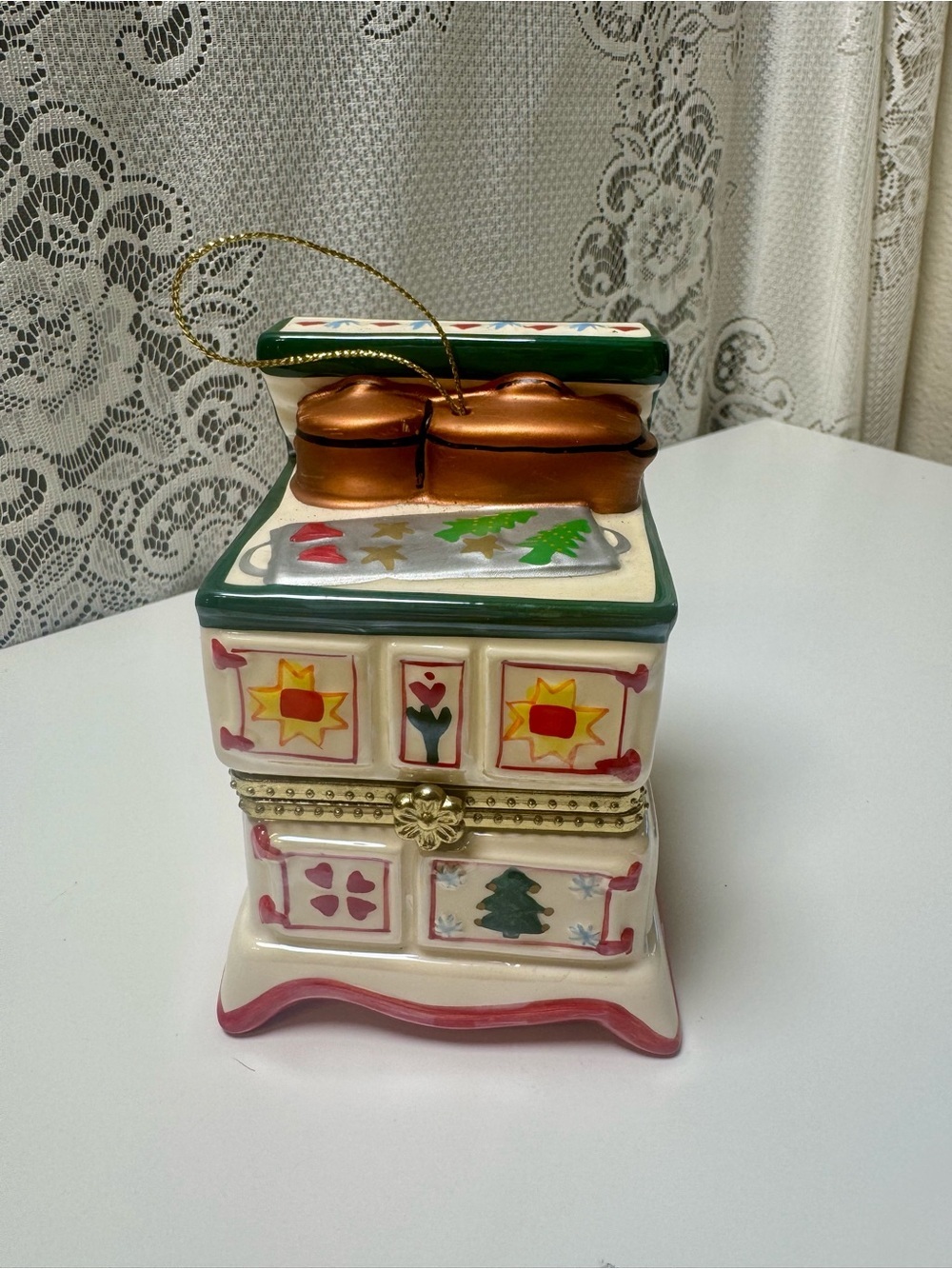 Vintage Old Style Stove with Movable Music Box Ornament